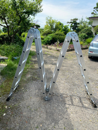 便利なハシゴ、決まりました‼️最終価格‼️色々な形になります。新品未使用箱無し