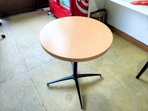 モダン風　カフェテーブル　600×600×725　テーブル１点　テラス　家具