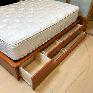 F085　大塚家具＋シモンズ　ダブルベッド　引き出し付き　自社配送可能 F085 大塚家具＋シモンズ ダブルベッド 引き出し付き 自社配送可能