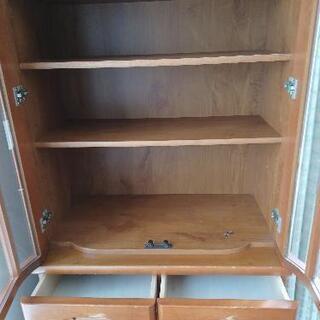 (取引完了)しっかりとしたアンティーク食器棚の画像