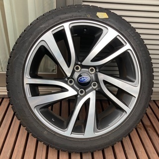 スタットレスタイヤ225/45R18（ホイール付き）