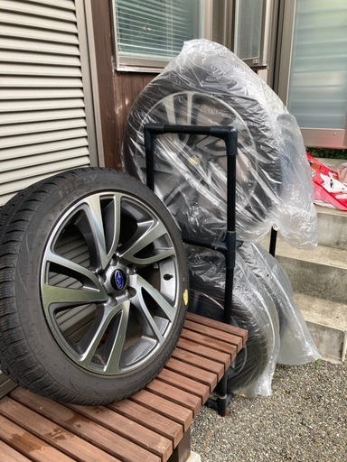 スタットレスタイヤ225/45R18（ホイール付き）