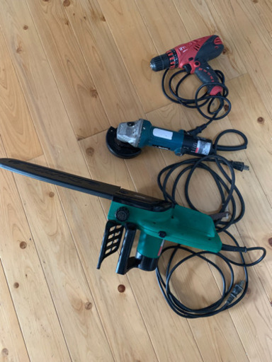 チェーンソー、ディスクグラインダー、電動ドライバー