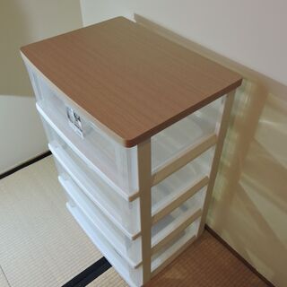 衣装ケース４段　IRISウッドトップチェスト　高さ81.5ｃｍ　幅55.6ｃｍ　奥行41ｃｍ　中古の画像