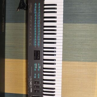 【値下げしました】YAMAHA　シンセサイザーキーボードDX-2...