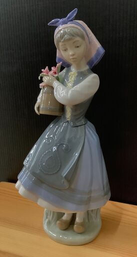 LLADRO/リヤドロ 陶器 人形 花桶を持つ少女 スペイン製 5234 高さ27センチ【ユーズドユーズ名古屋天白店】 J897