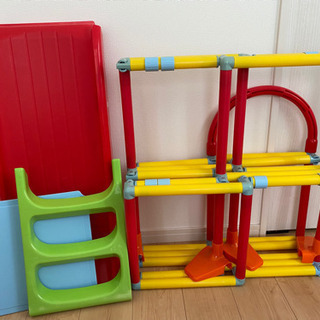 子供用室内すべり台の画像