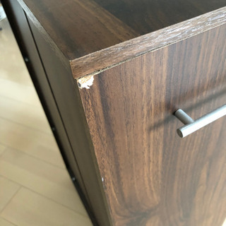 コミックラック　本棚　キャスター付きの画像