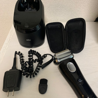 ブラウン　洗浄機、電気シェーバー(髭剃り)series9