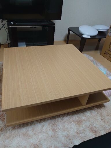 木製テーブル