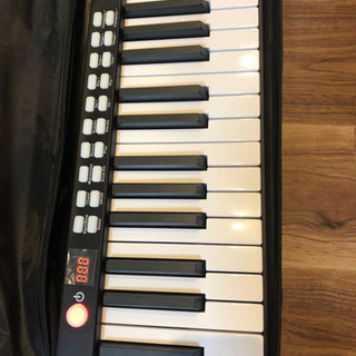 電子ピアノ