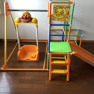 アンパンマンジャングルジム　ブランコ付き