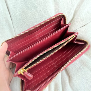 プラダ　正規品