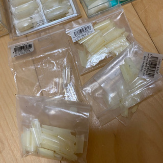 予定者様決まりました。色々なネイルチップ　　引き取りに来てくれる方無料でお渡しします。の画像