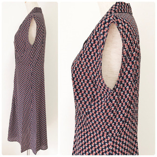 【定価 6,490 円】☆新品☆レイカズン 難あり 小紋柄開襟ノースリワンピースの画像