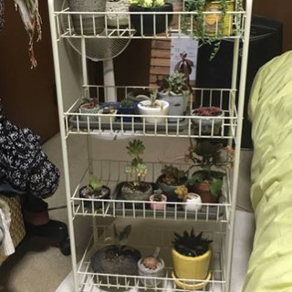 3coinsで1000円の4段スチールワゴン