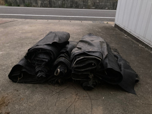 防草シート大量５０坪以上、ブロック６０個、クイ