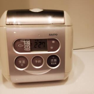 【無料】炊飯器、引取りに来て下さる方、無料で差し上げます。（3合...