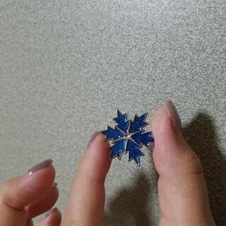 【高田馬場】スワロフスキーノベルティ ピンバッジ