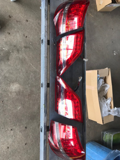 200系クラウン前期型ロイヤルテールランプセット