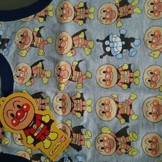 新品アンパンマンの袖無９５センチ。