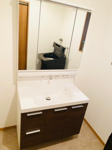 LIXIL リクシル　洗面化粧台　ミラーキャビネット　収納付き