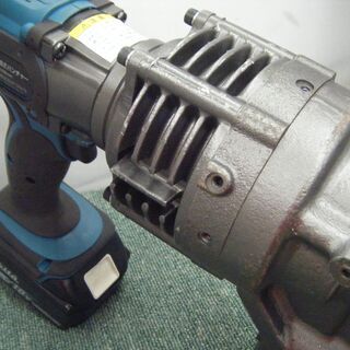 マキタ　充電式パンチャー　PP200DRG　中古品の画像