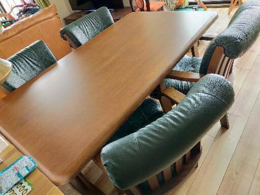 ダイニングテーブル