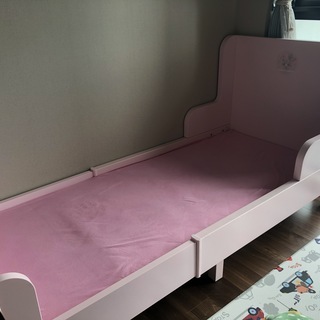 IKEA　伸長式ベッド　BUSUNGE ブースンゲ　ピンクの画像