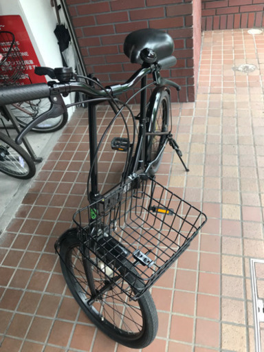 20インチ　外装6段変速　かご付き折り畳み自転車　ブラック