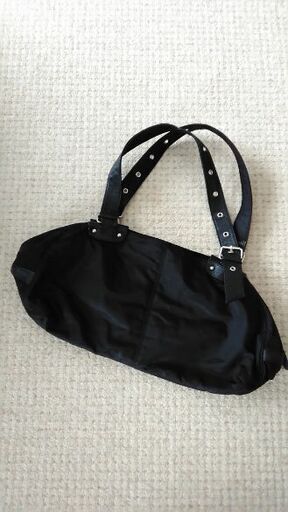 ★完売★SALE★☆新古品☆　ブラック・バッグ（sensounico）