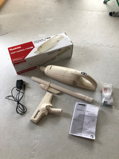 マキタ コードレスクリーナー CL105DWNI 中古