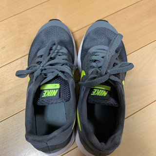 NIKEのスニーカー(22.5cm)の画像