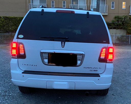 リンカーンナビゲーターテールランプ