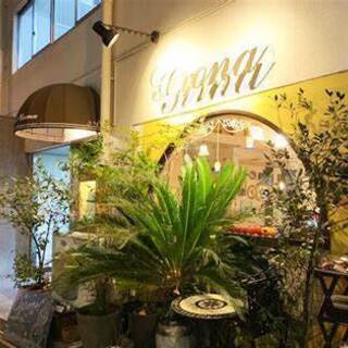 急募‼社員月給25万円〜　バイト時給1150円〜 ≪都内で有名なスペインバルでのホールのお仕事！≫の画像