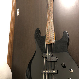ベース