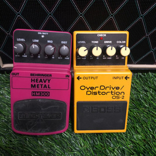 ギターエフェクターとVOXアンプの画像