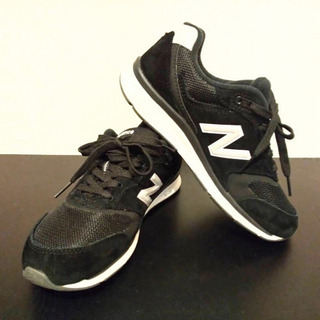 ニューバランス NEW BALANCE 靴 スニーカー シューズ レディース 黒 ブラック かっこいい かわいい おしゃれ ほぼ新品 箱付きの画像