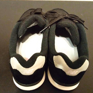 ニューバランス NEW BALANCE 靴 スニーカー シューズ レディース 黒 ブラック かっこいい かわいい おしゃれ ほぼ新品 箱付きの画像