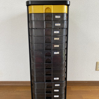 決まりました！　書類15段ケース　もらって下さい