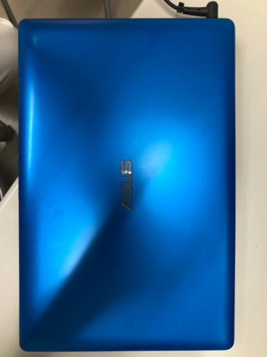 軽いノートパソコン　ASUS  X200M 超美品