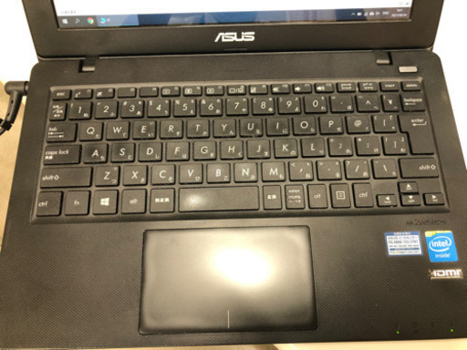 軽いノートパソコン　ASUS  X200M 超美品