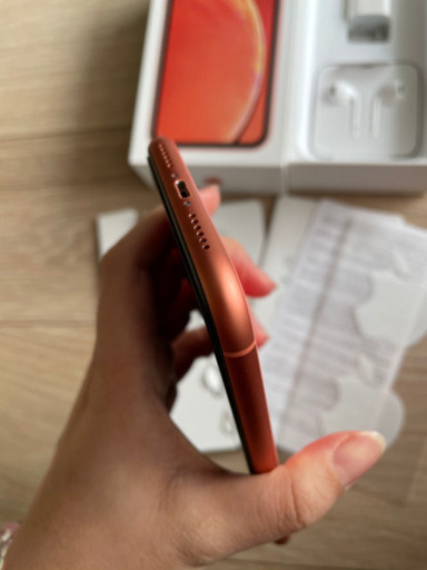 iPhoneXR コーラル　256GB