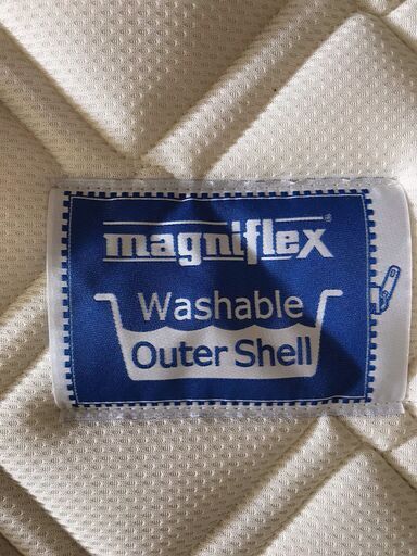 高反発マットレス！！！　magniflex　ダブルベット（枠付き）　３９，９８０円（税込み）　