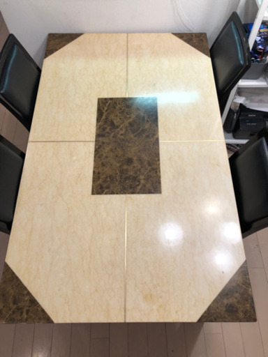 大理石ダイニングテーブル