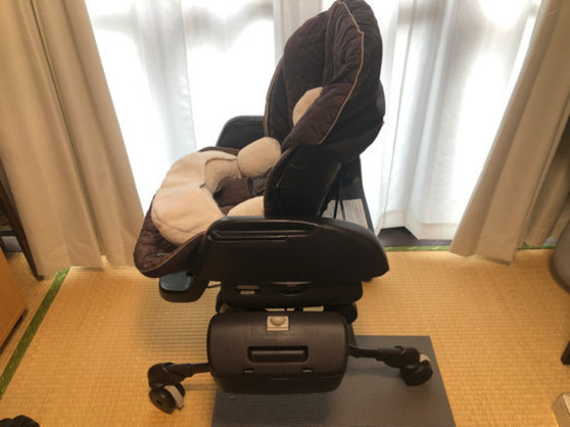 コンビ　電動ハイローチェア