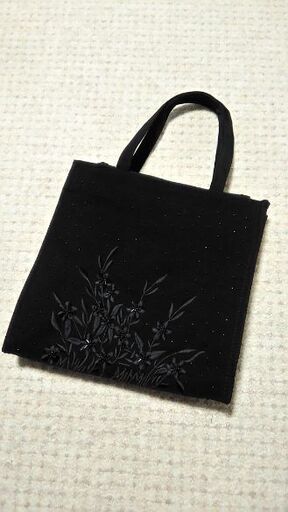 ★完売★値下げ★☆USED☆　ブラック・刺繍ビーズフラワー・ミニバッグ
