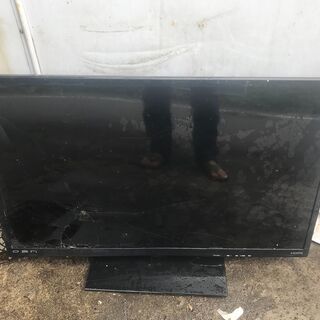 OEN 32型テレビ　DTC32-11B 破損あり