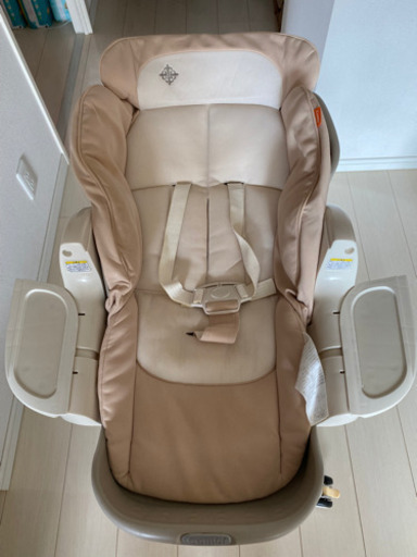 combi 電動　ハイローチェア　(洗替マット付き)