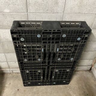 長方形 プラスチックパレット 頑丈　サイズ 75ｘ110ｘ15㎝の画像